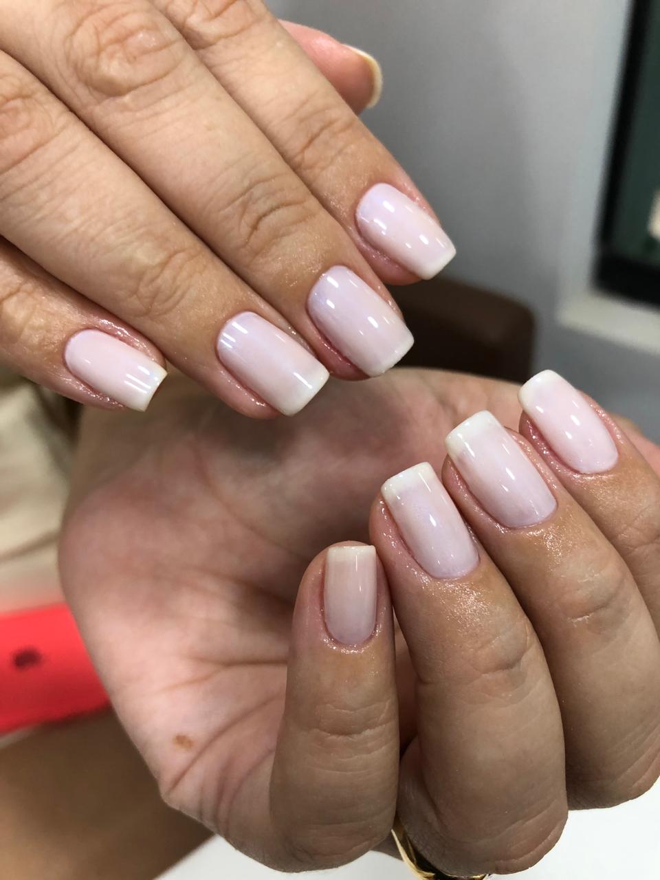 Unhas com francesinha em gel em Sorocaba