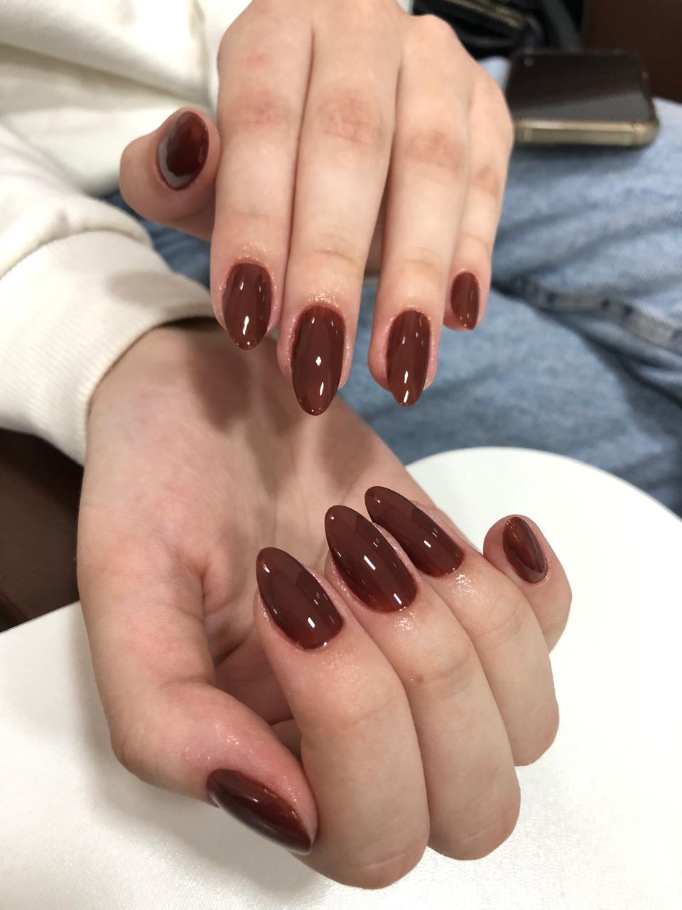 Unhas em gel marrom chocolate em Sorocaba